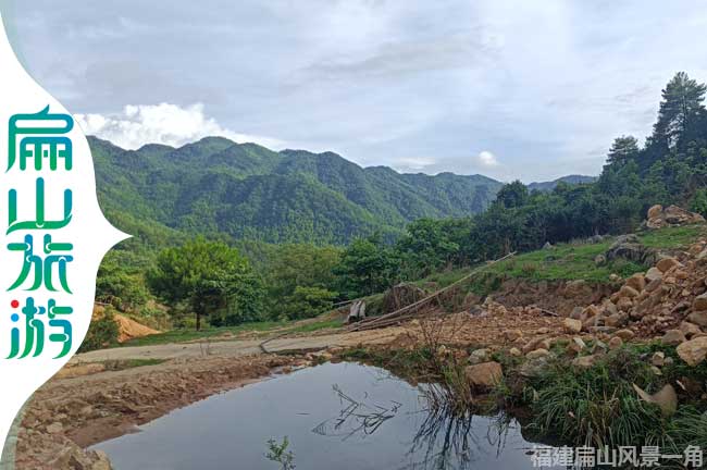 閩西鄉間小路風(fēng)景一角
